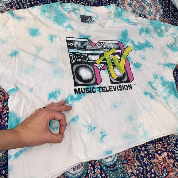 MTV Vintage Logo Tie Dye Crop Top - Picture 2 of 5